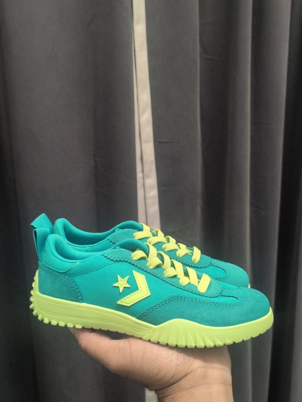 Converse Kids Run Star Trainer Light Aqua Jellyfish low-top sneaker Size 13Y